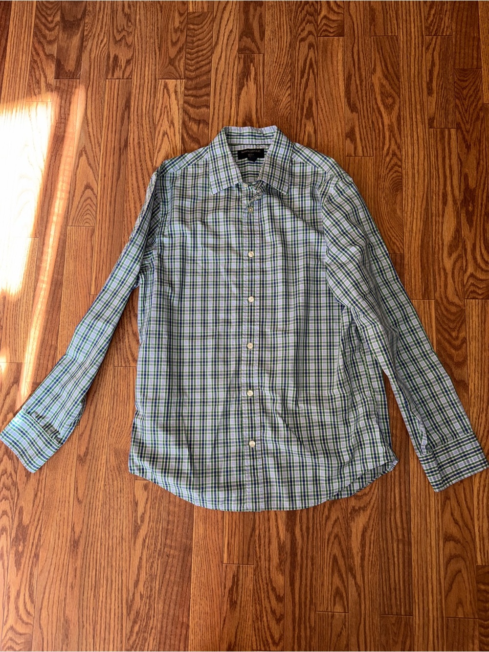 Banana Republic Men's Non-Iron Slim-Fit Plaid Button-Up Shirt in Blue and Green